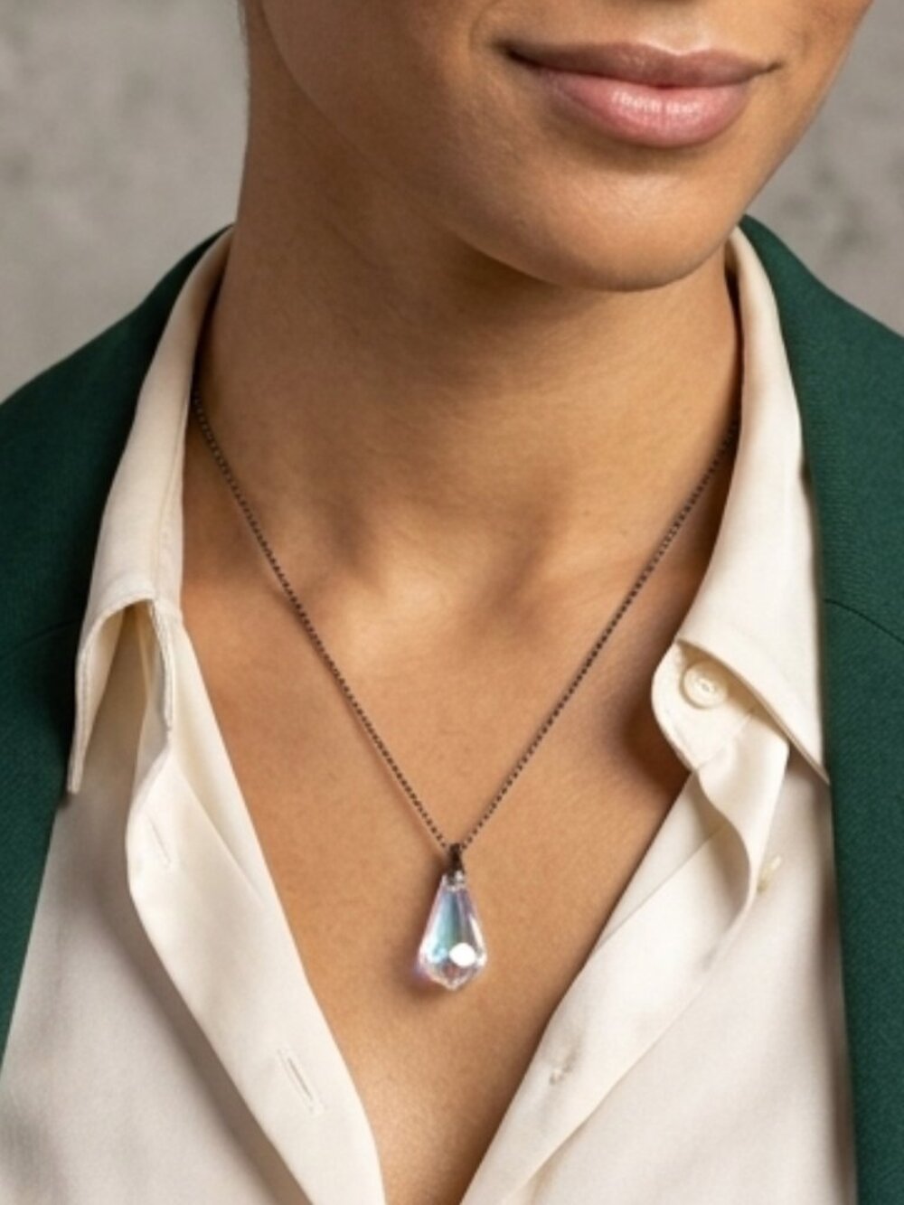 💎💎Stunning Vintage Sparkling Teardrop Aurora Crystal Pendant Necklace💎💎 - Picture 9 of 12